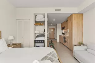 11 NE 6th St, Miami, FL 33132 - Photo 18