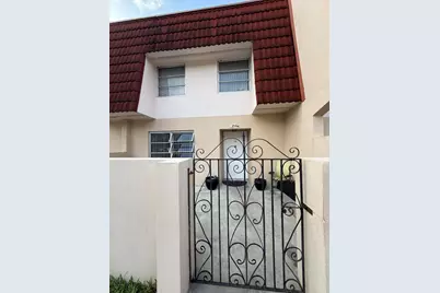 4136 Inverrary Drive #15C, Lauderhill, FL 33319 - Photo 2