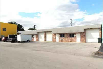 141 NE 32nd Street, Oakland Park, FL 33334 - Photo 1