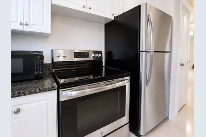 1900 NE 8th Court #204, Fort Lauderdale, FL 33304 - Photo 10