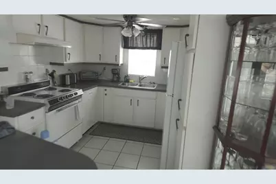 2773 NW 29th Place, Oakland Park, FL 33311 - Photo 10