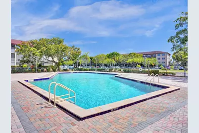 1400 SW 131st Way #305Q, Pembroke Pines, FL 33027 - Photo 4