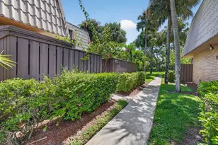 5107 51st Way, West Palm Beach, FL 33409 - Photo 2