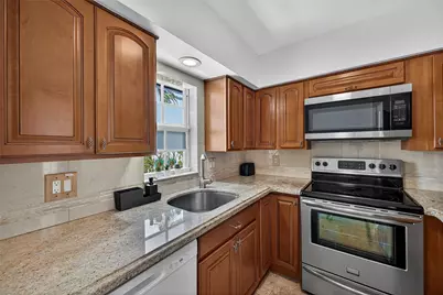 2708 NE 14th Street Causeway #2, Pompano Beach, FL 33062 - Photo 14