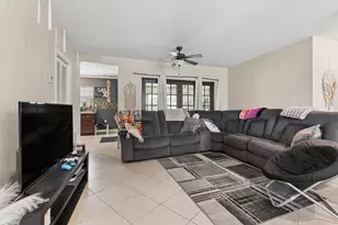 415 SW 7th Ct, Boynton Beach, FL 33435 - Photo 8