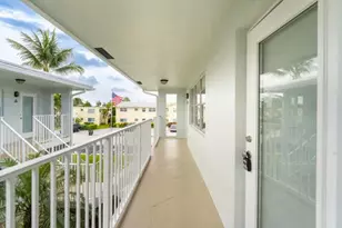 2737 NE 28th St, Lighthouse Point, FL 33064 - Photo 2