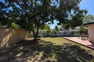 325 NW 135th St, North Miami, FL 33168 - Photo 6