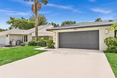 23 Baytree Circle, Boynton Beach, FL 33436 - Photo 2