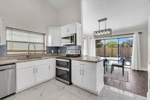 23 Baytree Cir, Boynton Beach, FL 33436 - Photo 8