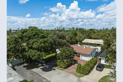 801 NE 19th Terrace, Fort Lauderdale, FL 33304 - Photo 2