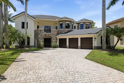 10594 Versailles Boulevard, Wellington, FL 33449 - Photo 2