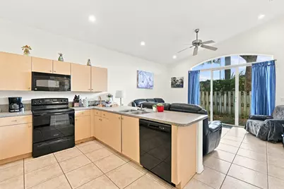 7778 NW 17th Place, Pembroke Pines, FL 33024 - Photo 16