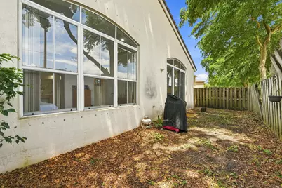 7778 NW 17th Place, Pembroke Pines, FL 33024 - Photo 32