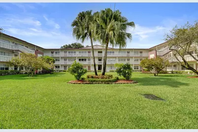 566 Fanshaw N, Boca Raton, FL 33434 - Photo 2