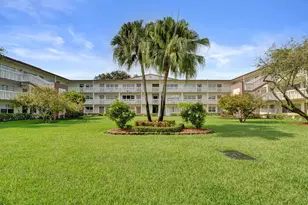 566 Fanshaw N, Boca Raton, FL 33434 - Photo 2