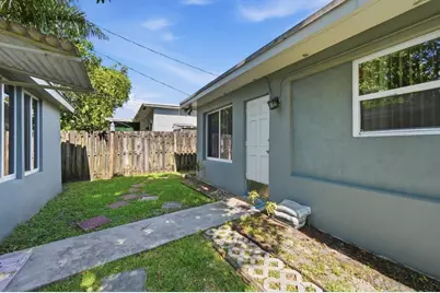 309 SW 7th Court, Hallandale Beach, FL 33009 - Photo 22