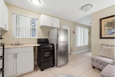 309 SW 7th Court, Hallandale Beach, FL 33009 - Photo 26