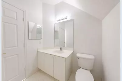 5733 NW 112th Place, Doral, FL 33178 - Photo 8