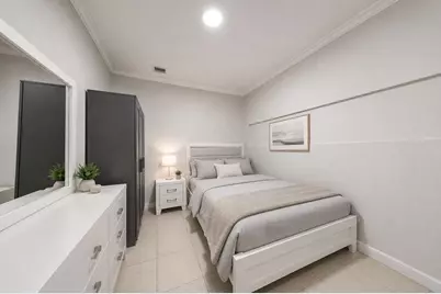 5733 NW 112th Place, Doral, FL 33178 - Photo 12
