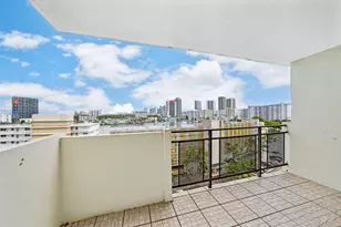 401 Golden Isles Dr, Hallandale Beach, FL 33009 - Photo 18