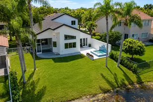 261 SW 178th Way, Pembroke Pines, FL 33029 - Photo 10