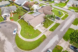 1808 Banyan Creek Cir N, Boynton Beach, FL 33436 - Photo 2