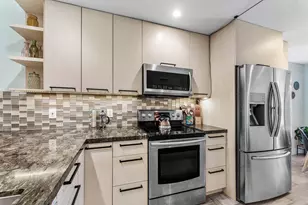 18577 Woodstream Dr, Boca Raton, FL 33498 - Photo 4