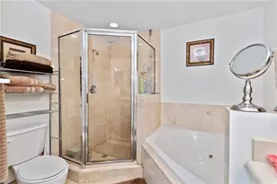 7900 Harbor Island Dr, North Bay Village, FL 33141 - Photo 14