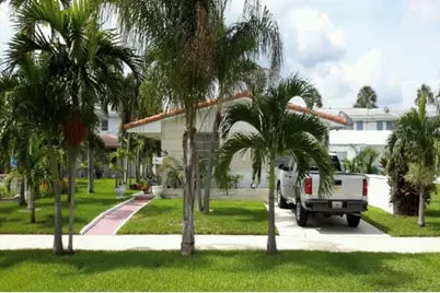 904-910 NE 10th Street, Hallandale Beach, FL  - Photo 2