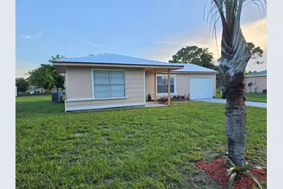 442 SW Belmont Circle, Port Saint Lucie, FL 34953 - Photo 2