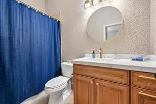 1664 Victoria Pointe Ln, Weston, FL 33327 - Photo 20