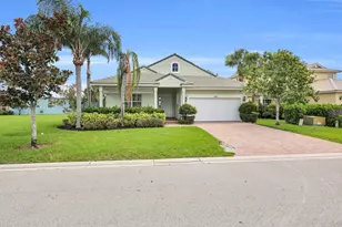 104 NW Willow Grove Ave, Port Saint Lucie, FL 34986 - Photo 2
