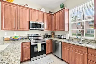701 SW 147th Ave, Pembroke Pines, FL 33027 - Photo 8