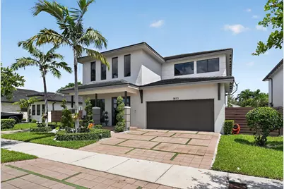 9023 NW 161st Terrace, Miami Lakes, FL 33018 - Photo 2