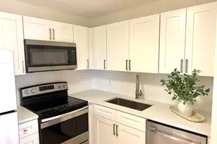 200 Village Green Cir E, Palm Springs, FL 33461 - Photo 4