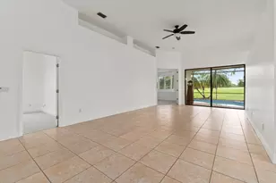 435 SW Jefferson Cir, Port Saint Lucie, FL 34986 - Photo 6