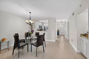 21211 Lago Cir, Boca Raton, FL 33433 - Photo 6
