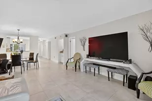 21211 Lago Cir, Boca Raton, FL 33433 - Photo 8