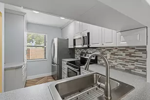 10927 NW 29th Ct, Sunrise, FL 33322 - Photo 2