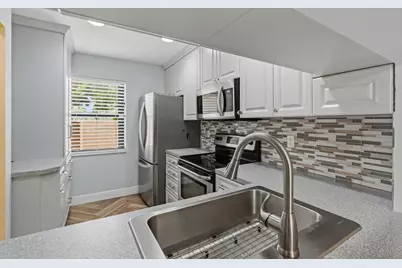 10927 NW 29th Court, Sunrise, FL 33322 - Photo 2