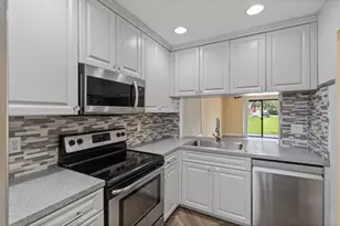 10927 NW 29th Ct, Sunrise, FL 33322 - Photo 6