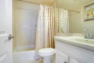 3233 NE 34th St, Fort Lauderdale, FL 33308 - Photo 12
