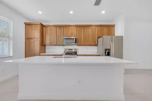 540 Sanderling Cir, Deerfield Beach, FL 33442 - Photo 4
