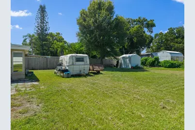 7902 Hamilton Avenue, Fort Pierce, FL 34951 - Photo 30