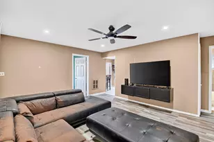 1572 Woodland Ave, West Palm Beach, FL 33415 - Photo 6