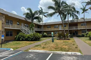 220 Croton Ave, Lantana, FL 33462 - Photo 2