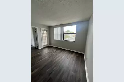 728 Executive Center Drive #21, West Palm Beach, FL 33401 - Photo 6