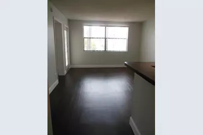 700 Executive Center Drive #25, West Palm Beach, FL 33401 - Photo 10