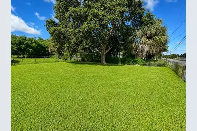 913 N 18th Street, Fort Pierce, FL 34950 - Photo 6