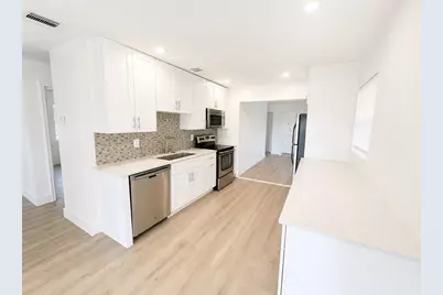 913 N 18th Street, Fort Pierce, FL 34950 - Photo 2